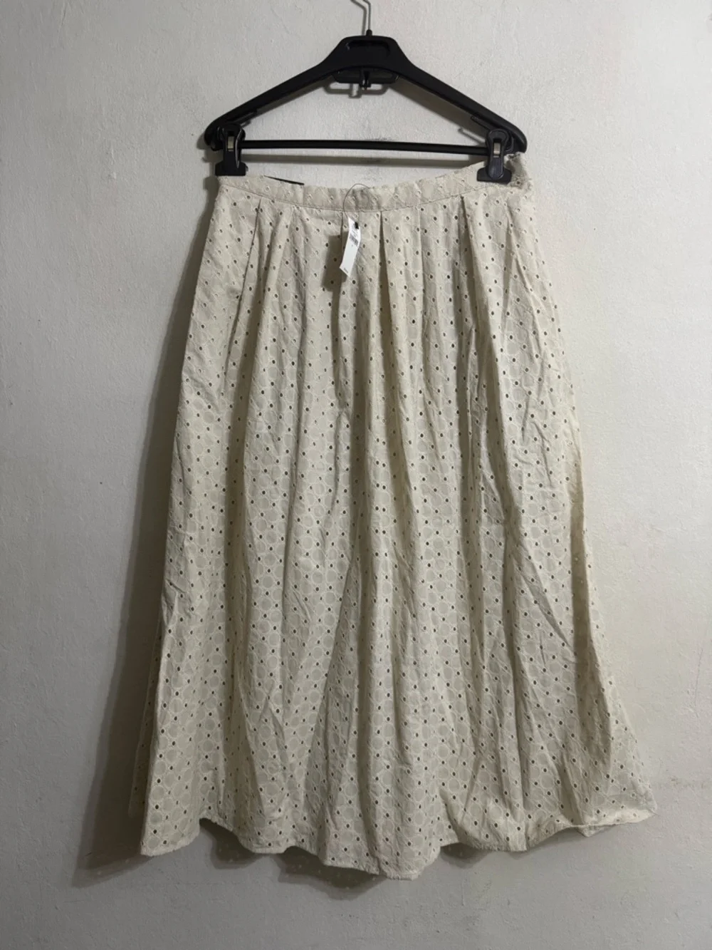 BANANA REPUBLIC PLEATED EYELET MIDI SKIRT Size 6 NWT - Picture 2 of 5
